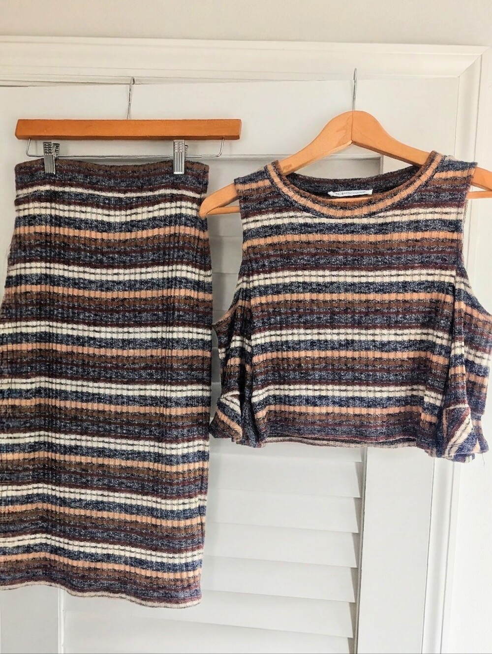 NWOT! BCBGeneration Stripe Ribbed Knit Cold Shoulder Crop Top And Midi Skirt Set
